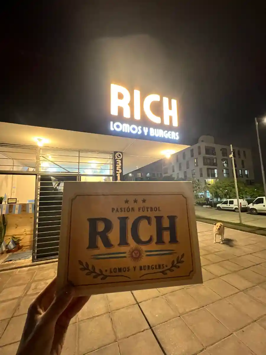 RICH LOMOS Y BURGERS